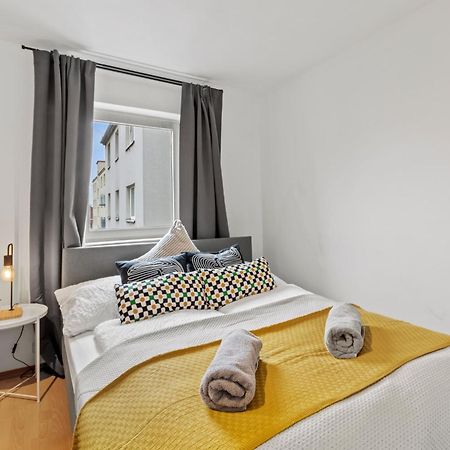 Perfect Location, 2 Min To Main Station Apartment Виена Екстериор снимка