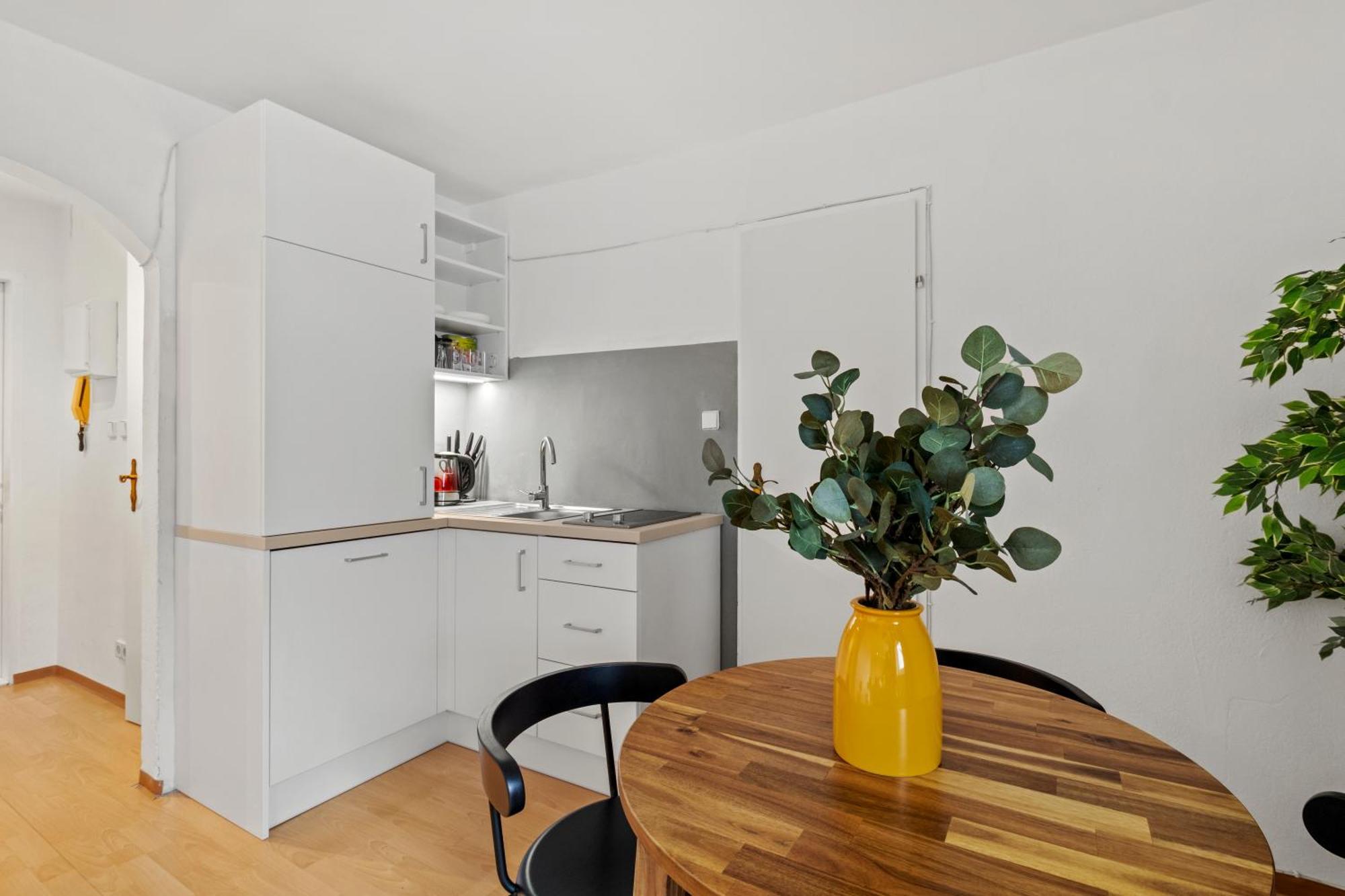 Perfect Location, 2 Min To Main Station Apartment Виена Екстериор снимка