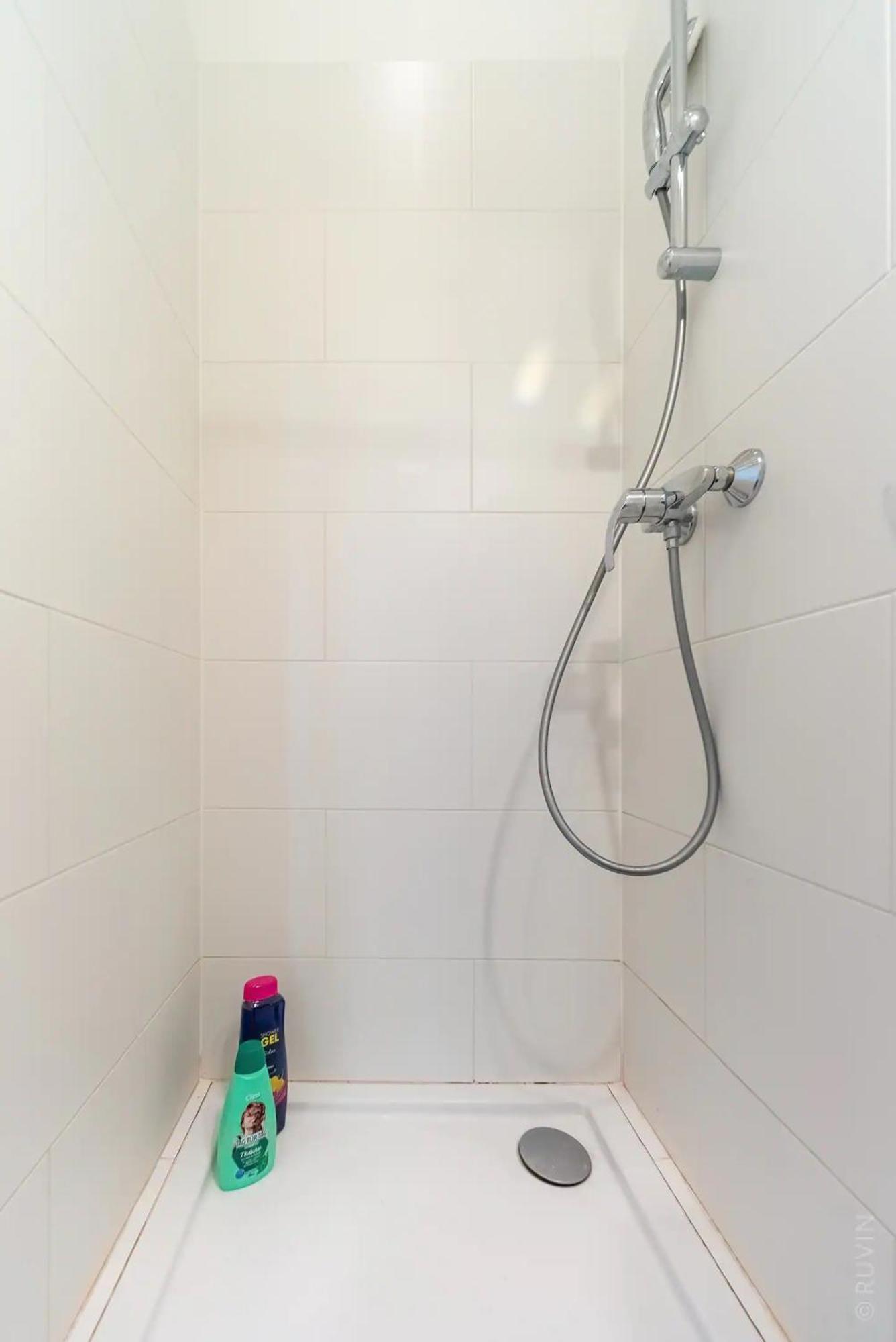 Perfect Location, 2 Min To Main Station Apartment Виена Екстериор снимка