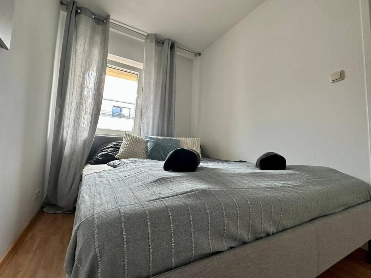 Perfect Location, 2 Min To Main Station Apartment Виена Екстериор снимка