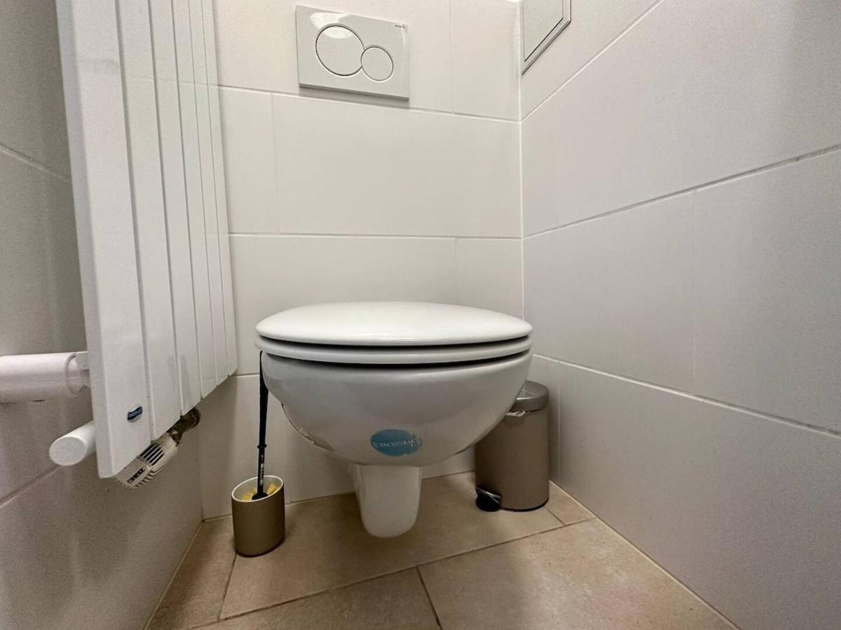 Perfect Location, 2 Min To Main Station Apartment Виена Екстериор снимка