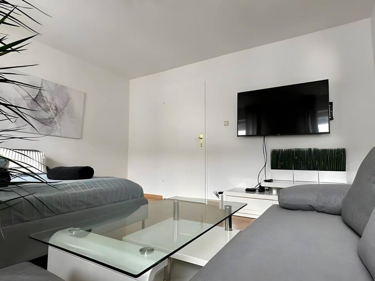 Perfect Location, 2 Min To Main Station Apartment Виена Екстериор снимка