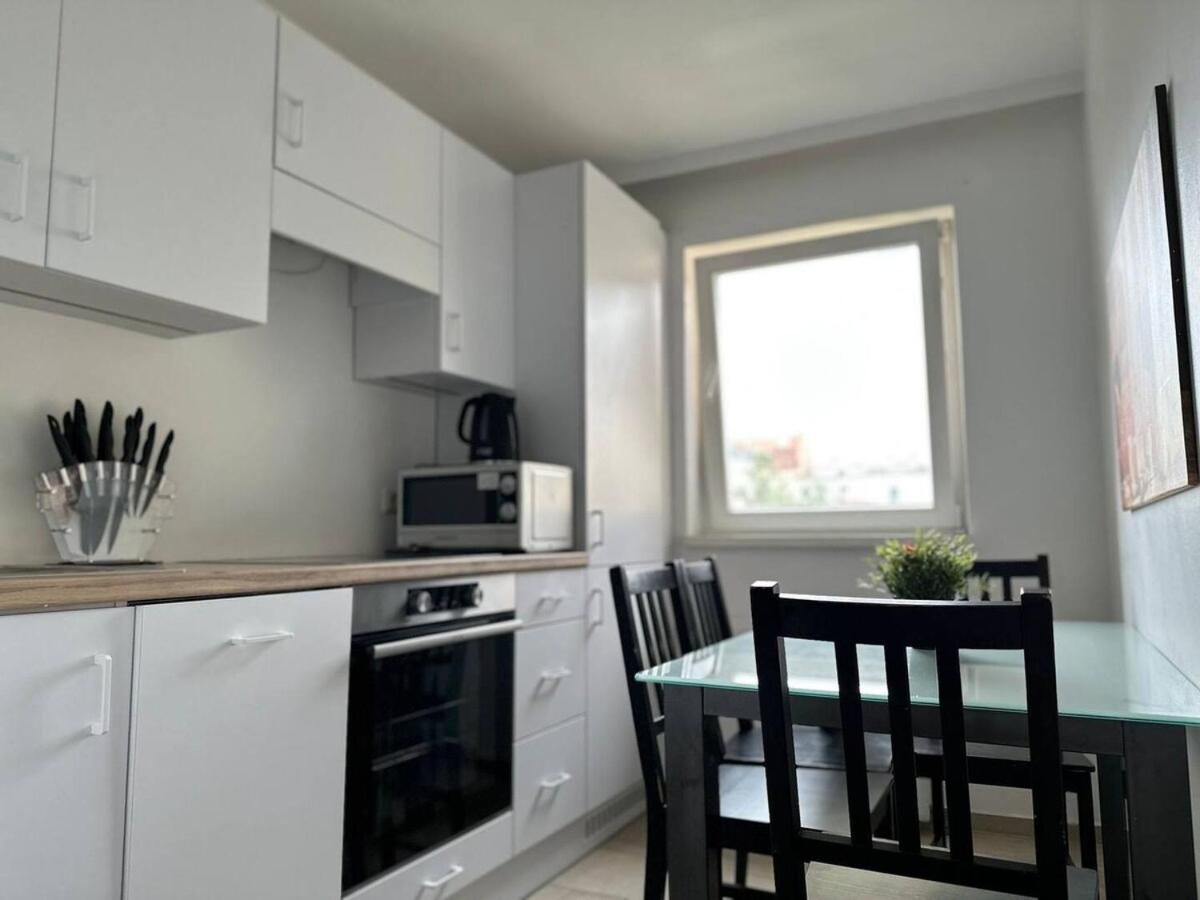 Perfect Location, 2 Min To Main Station Apartment Виена Екстериор снимка